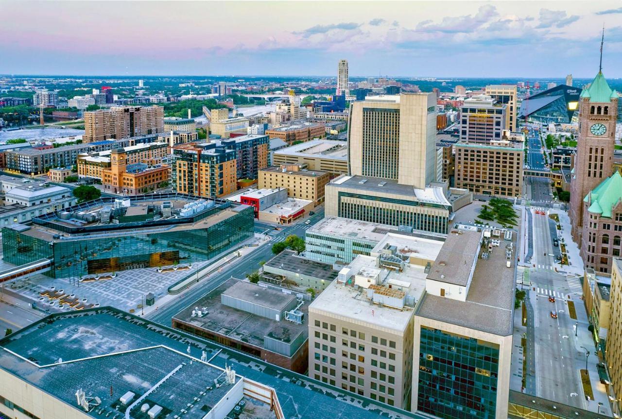 Home2 Suites By Hilton Minneapolis Downtown Екстериор снимка
